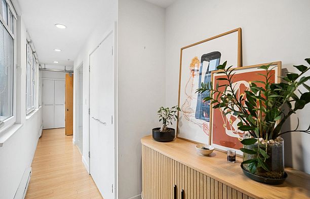401 1072 Hamilton Street Yaletown