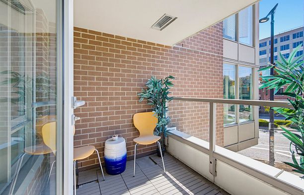 211 445 W 2nd Avenue False Creek