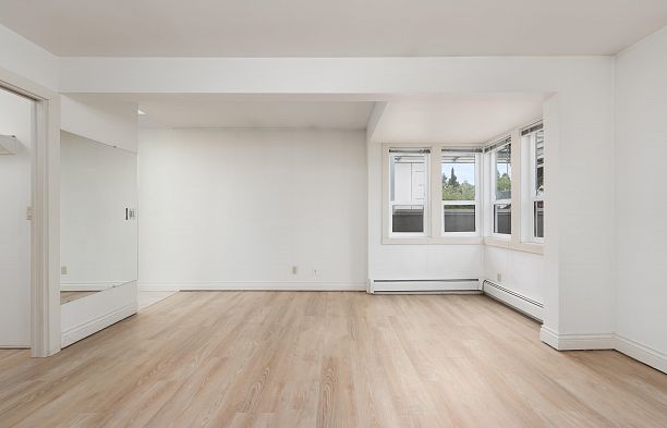 7289 Marguerite Street South Granville