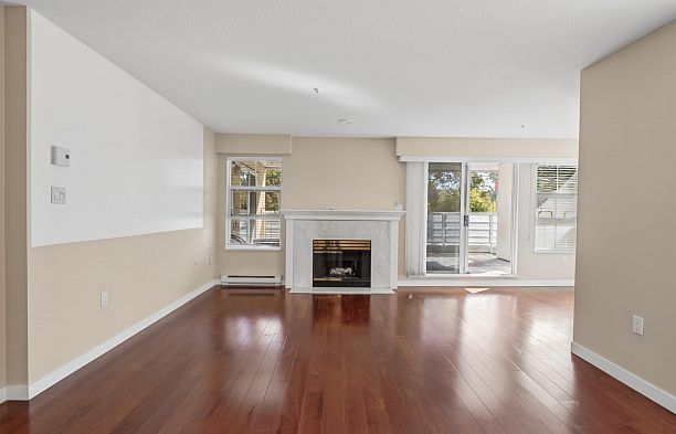 214 2105 W 42nd Avenue Kerrisdale