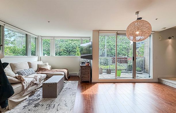 390 E 11th Avenue Mount Pleasant VE
