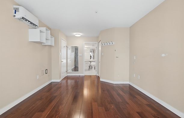 214 2105 W 42nd Avenue Kerrisdale