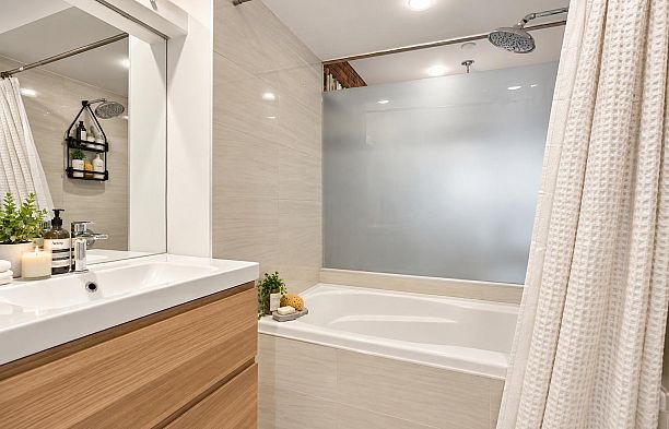 401 1072 Hamilton Street Yaletown