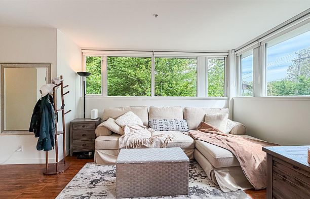 390 E 11th Avenue Mount Pleasant VE