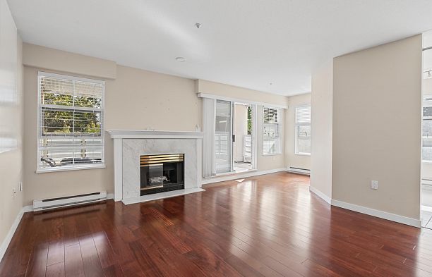 214 2105 W 42nd Avenue Kerrisdale