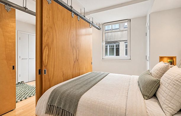 401 1072 Hamilton Street Yaletown