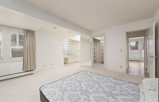 7289 Marguerite Street South Granville