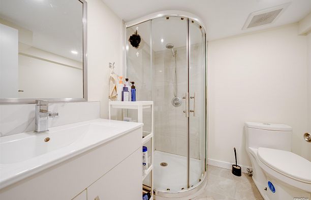 2343 W 45th Avenue Kerrisdale