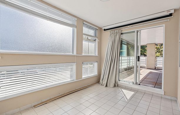 214 2105 W 42nd Avenue Kerrisdale