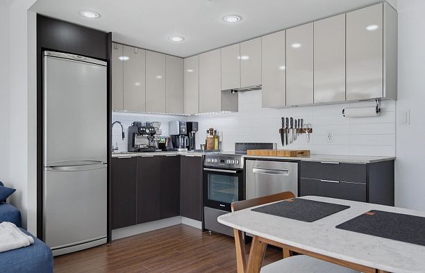 211 445 W 2nd Avenue False Creek