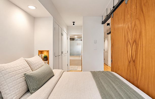 401 1072 Hamilton Street Yaletown