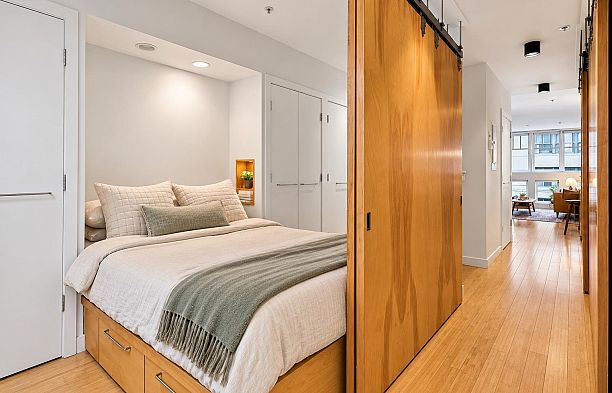 401 1072 Hamilton Street Yaletown