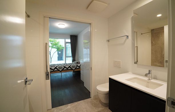 102 375 W 59th Avenue South Cambie