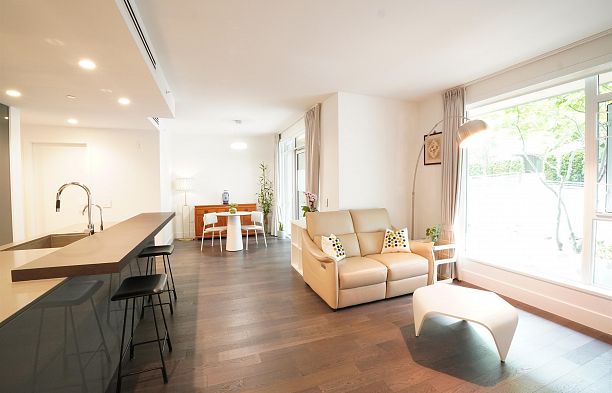 102 375 W 59th Avenue South Cambie