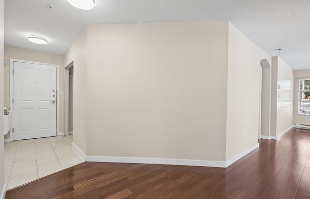 214 2105 W 42nd Avenue Kerrisdale