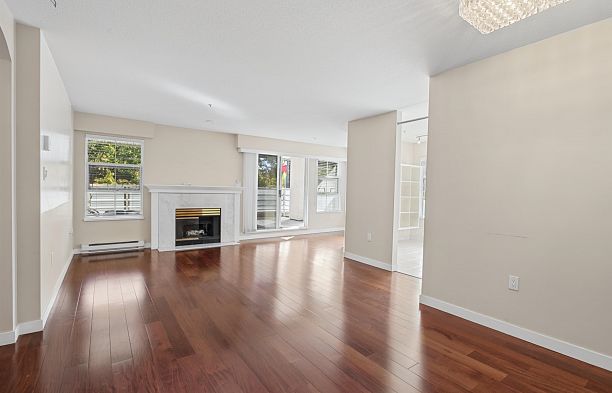214 2105 W 42nd Avenue Kerrisdale