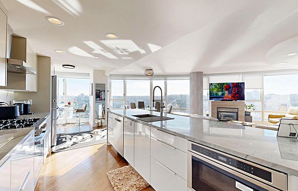 2706 1033 Marinaside Crescent Yaletown