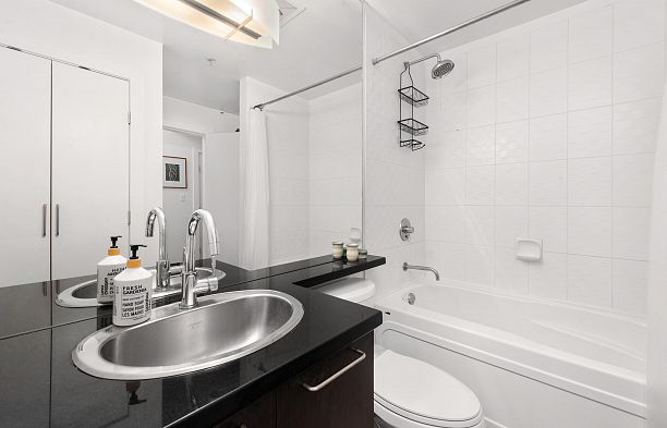 212 205 E 10th Avenue Mount Pleasant VE