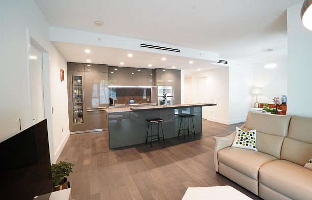 102 375 W 59th Avenue South Cambie