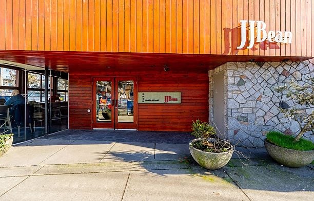 213 36 E 14th Avenue Mount Pleasant VE