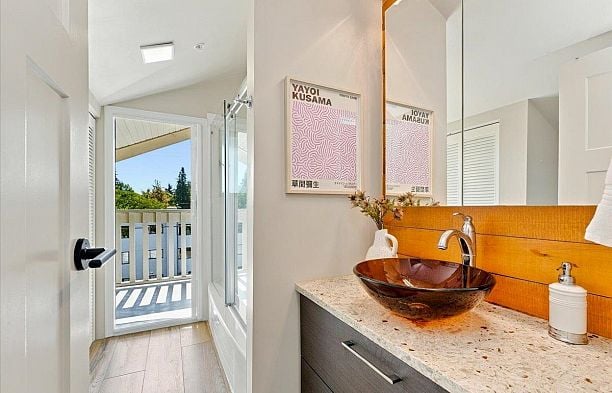 3454 W 3rd Avenue Kitsilano