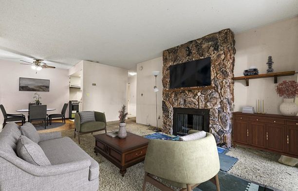 212 550 E 6th Avenue Mount Pleasant VE