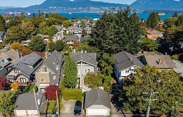 3454 W 3rd Avenue Kitsilano