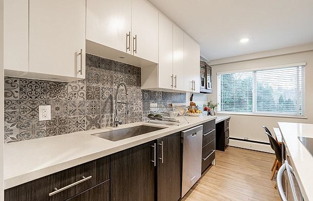 213 36 E 14th Avenue Mount Pleasant VE