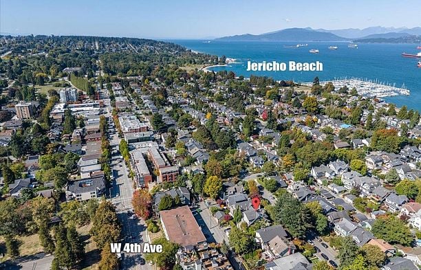 3454 W 3rd Avenue Kitsilano