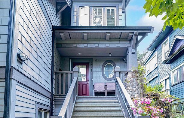 208 W 13th Avenue Mount Pleasant VW