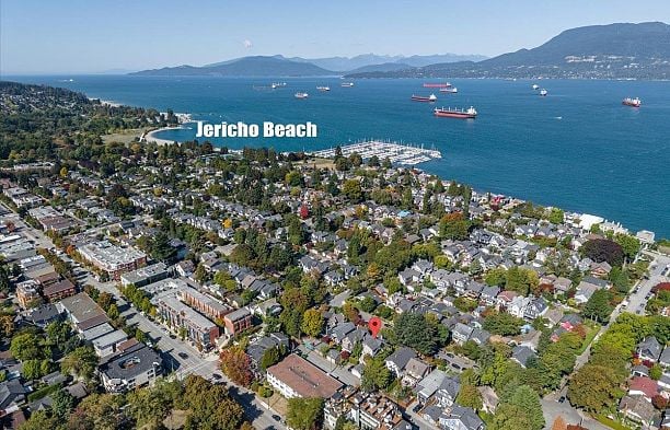 3454 W 3rd Avenue Kitsilano
