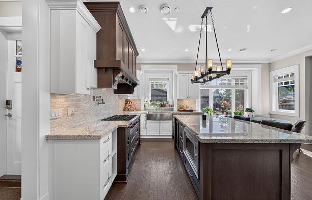 2398 Oliver Crescent Arbutus