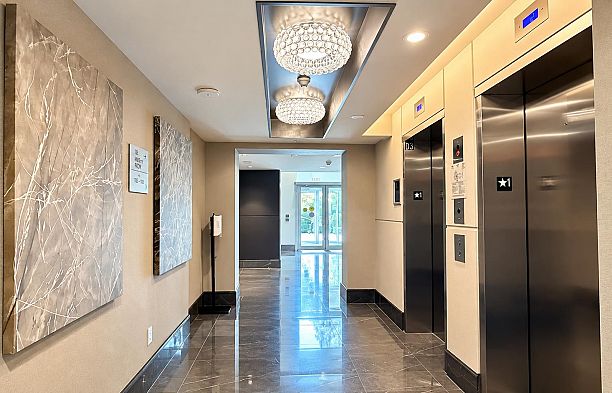 311 1561 W 57th Avenue South Granville