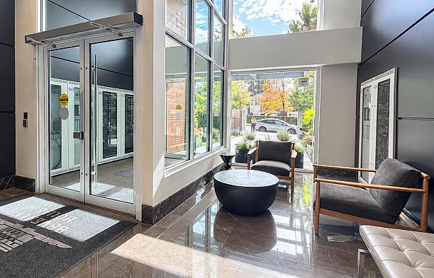 311 1561 W 57th Avenue South Granville
