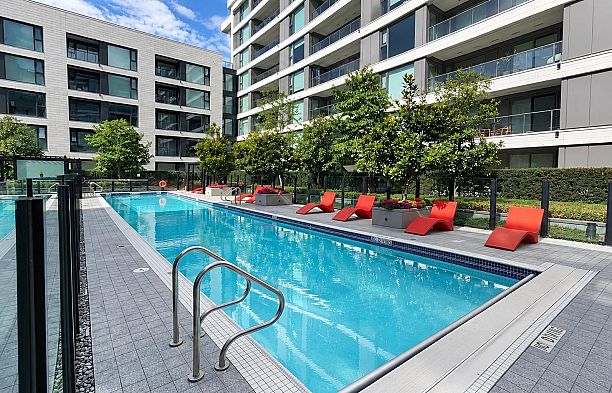 311 1561 W 57th Avenue South Granville