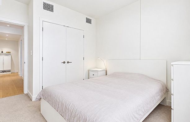 311 1561 W 57th Avenue South Granville