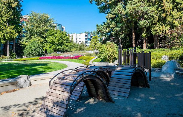 311 1561 W 57th Avenue South Granville