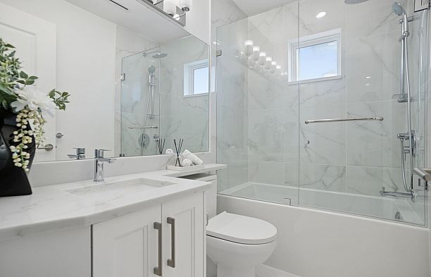 2012 W 15th Avenue Kitsilano