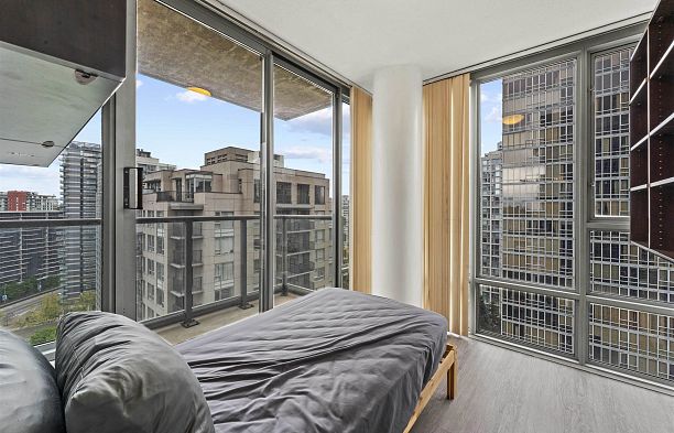 2102 930 Cambie Street Yaletown