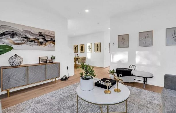 7303 Hudson Street South Granville