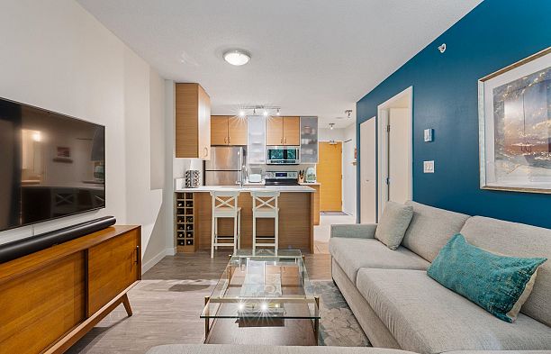 306 977 Mainland Street Yaletown