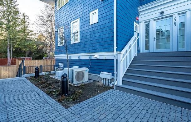 7303 Hudson Street South Granville