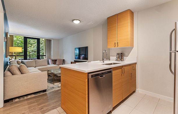 306 977 Mainland Street Yaletown