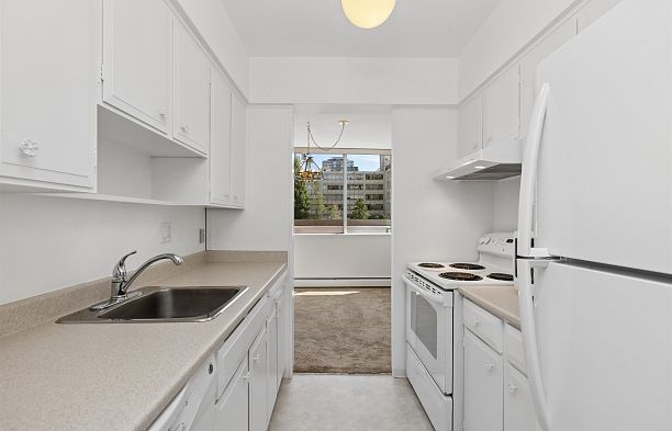 306 2055 Pendrell Street West End VW