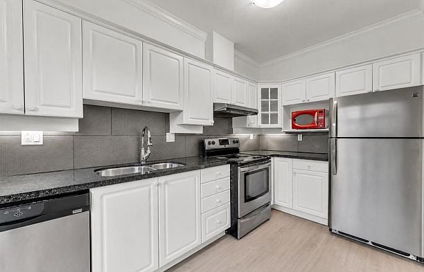 104 3621 W 26th Avenue Dunbar