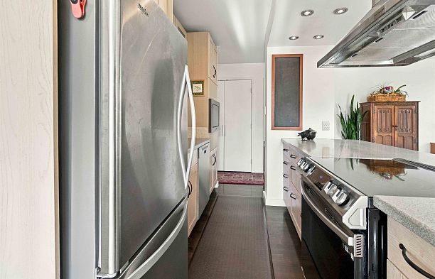 605 1725 Pendrell Street West End VW