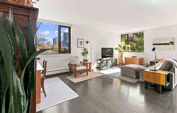 605 1725 Pendrell Street West End VW