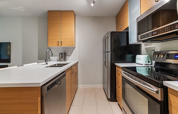 306 977 Mainland Street Yaletown