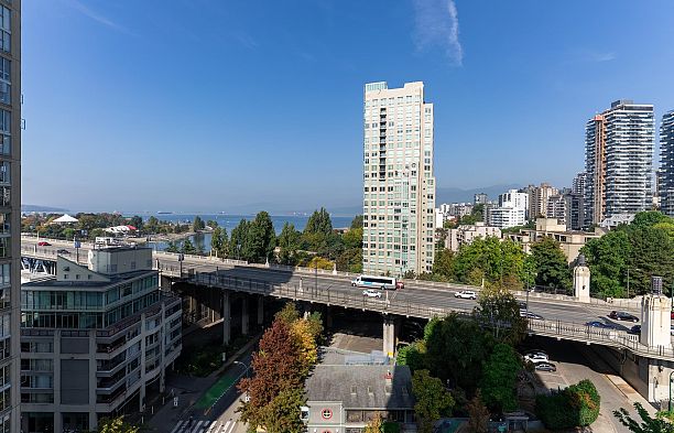 1401 907 Beach Avenue Yaletown