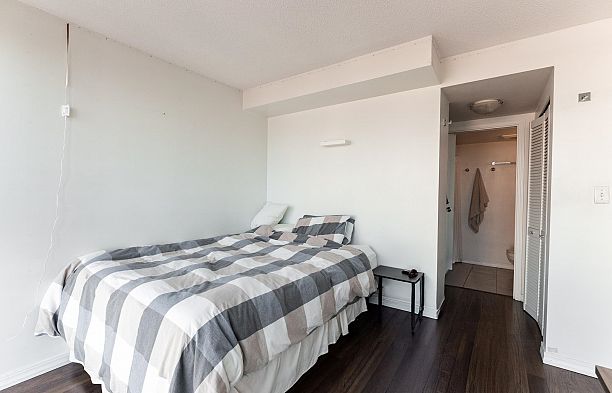 1401 907 Beach Avenue Yaletown
